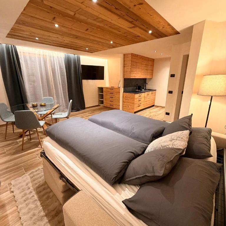 Alpine Charme Lodge - Apartamento de 1 Dormitorio con balcón y vistas a la ciudad - 2