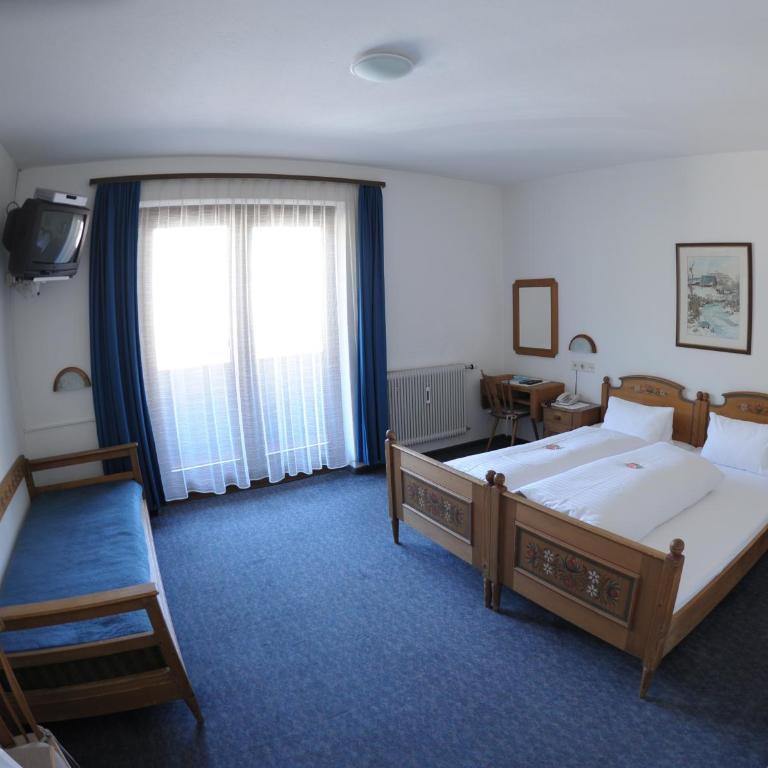 Gästehaus Obwexer - Doppelzimmer mit Balkon - 2