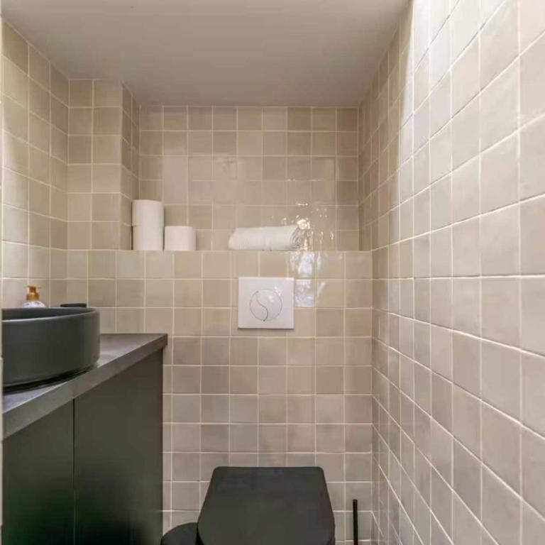  - Room #1714268301 - 40