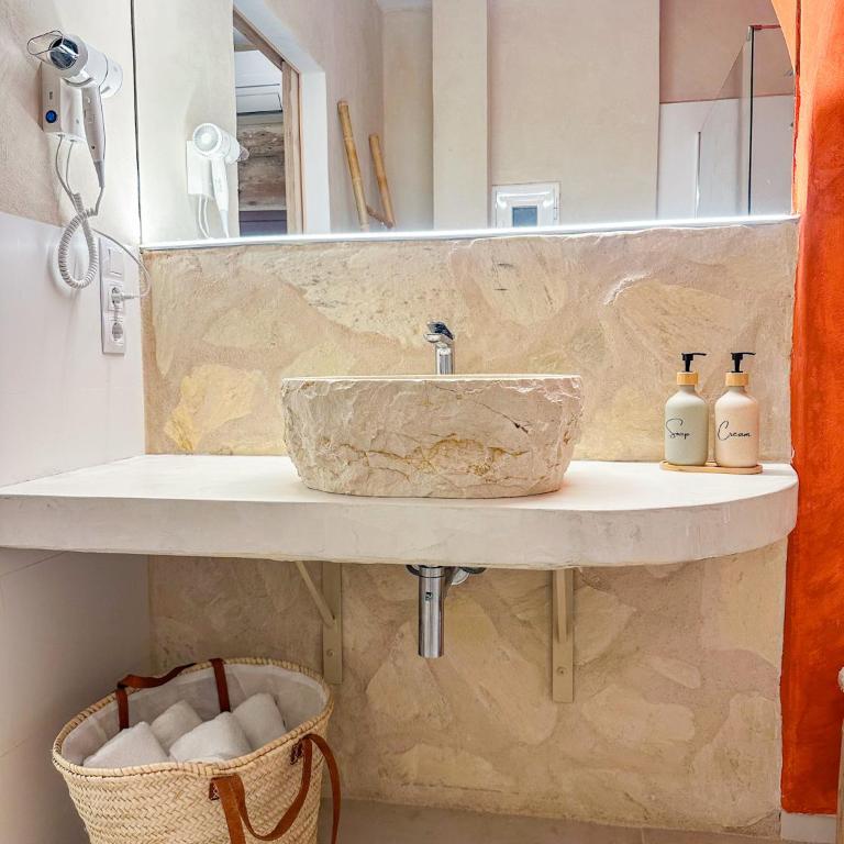 Moona Hostal Altea - Habitación Doble Estándar - 1 o 2 camas - 11