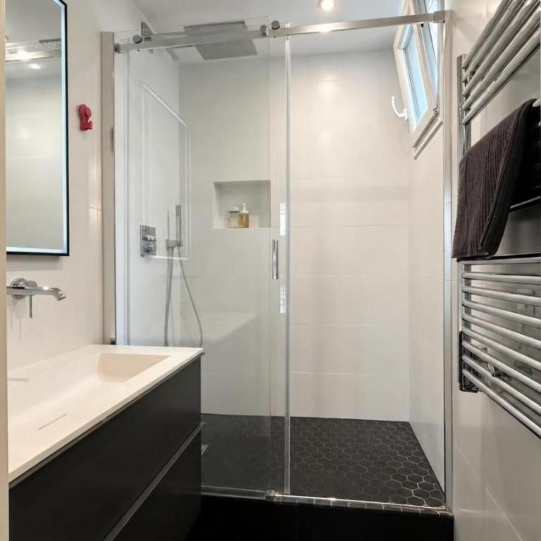  - Room #1714320501 - 31