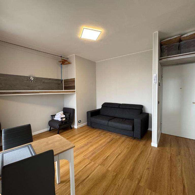  - Room #1714371401 - 6