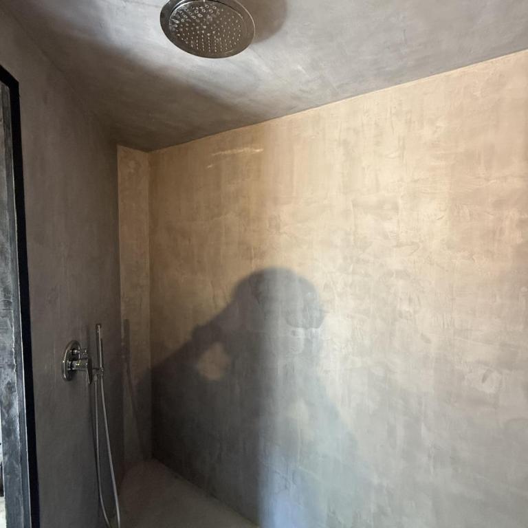  - Room #1714376501 - 16