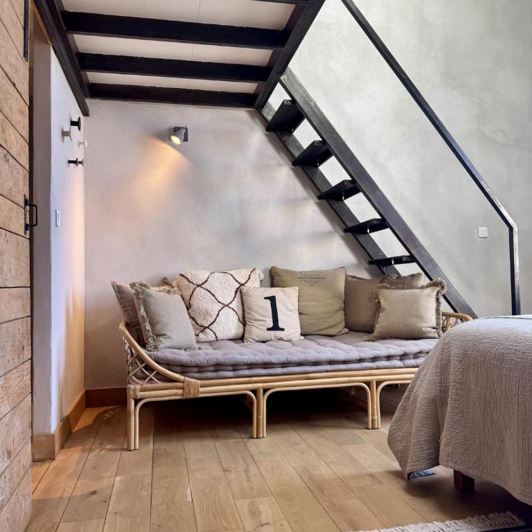  - Room #1714376501 - 24
