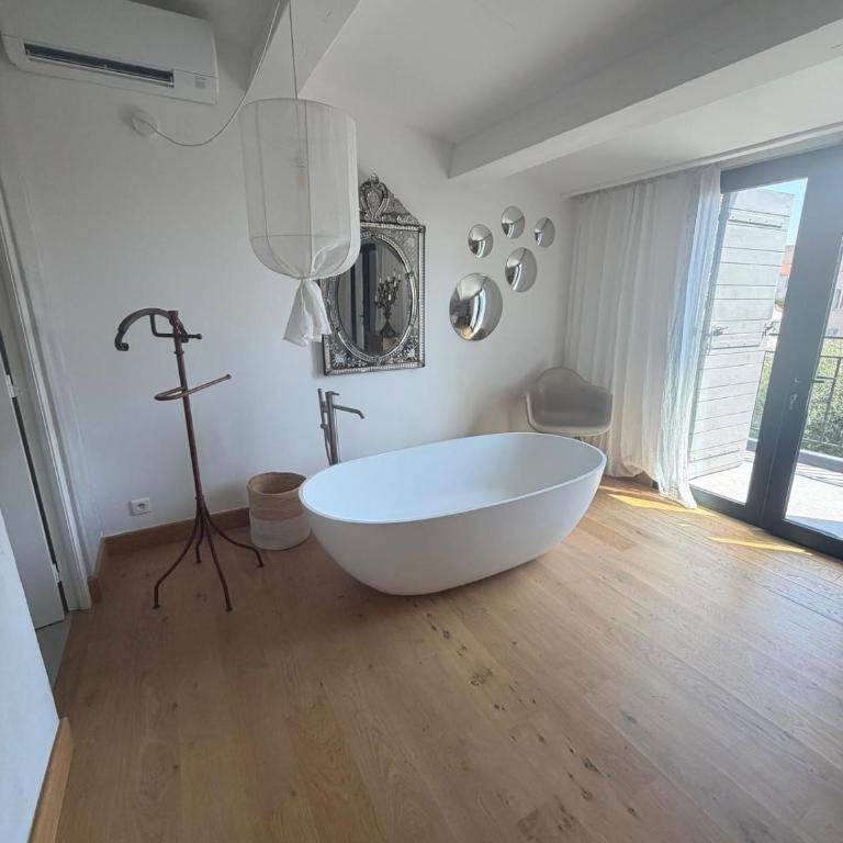  - Room #1714376501 - 43