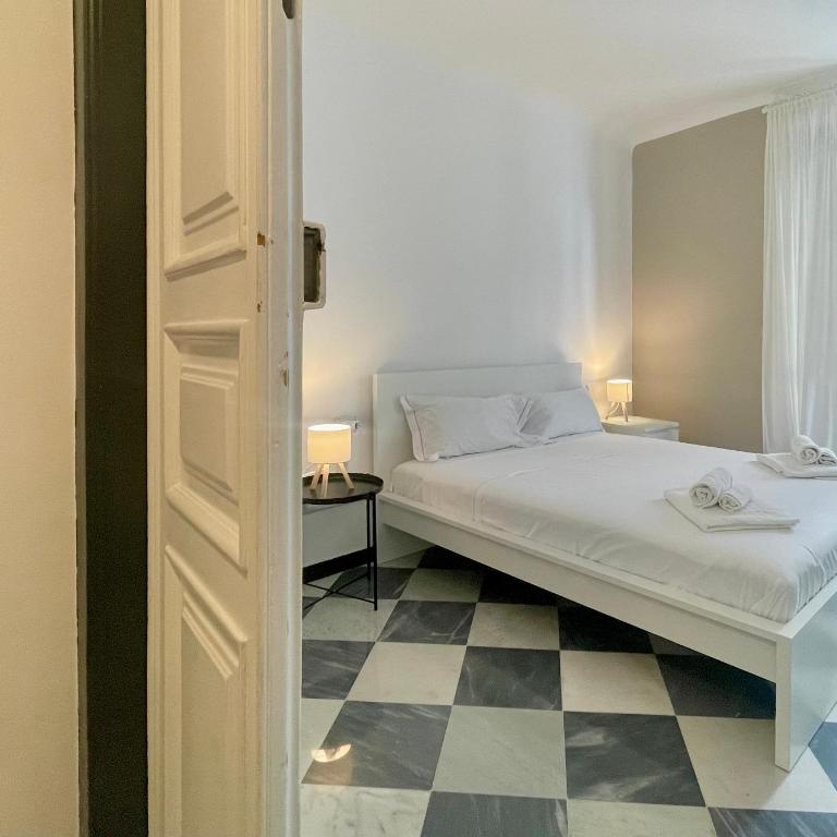 Happy Family Apartments Historical Luxury B - Appartamento con 2 Camere da Letto - 6