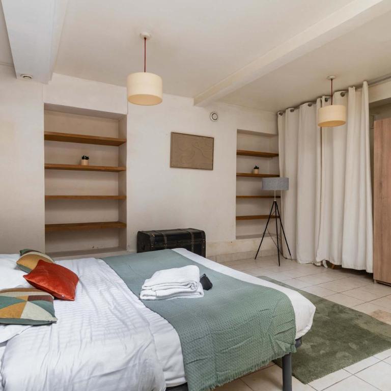  - Room #1714379201 - 23