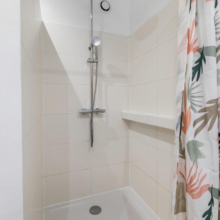  - Room #1714379201 - 27