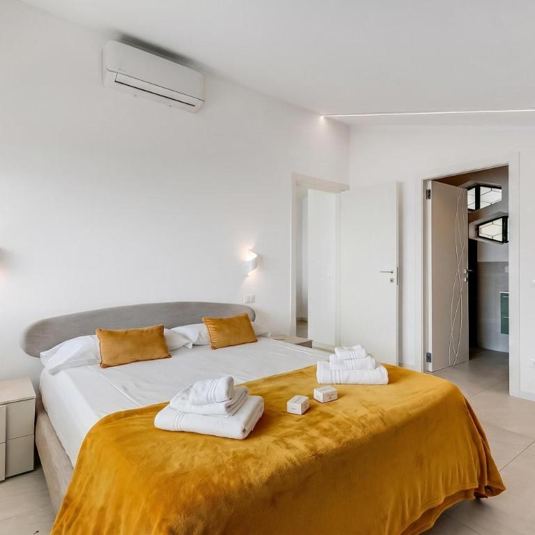Villa Mercurio - One Bedroom Apartment with Lake View 1 - 2