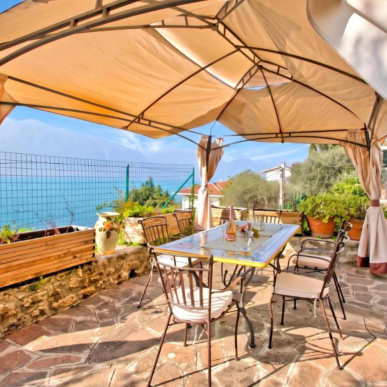 Villa Mercurio - One Bedroom Apartment with Lake View 1 - 12