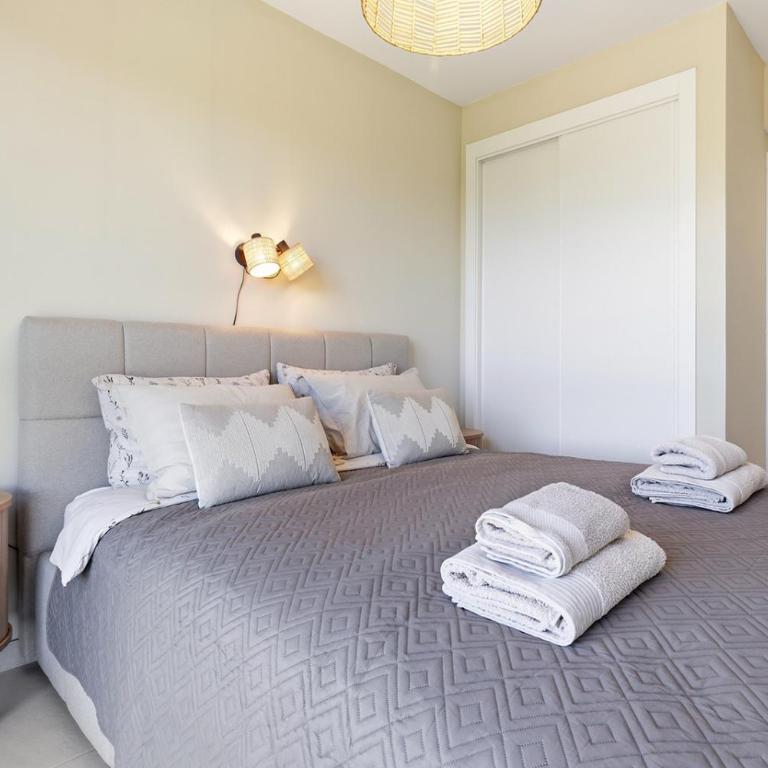 018 New 2 Bed Mijas Golf Penthouse with Padel - Apartamento de 2 dormitorios con balcón y terraza - 2