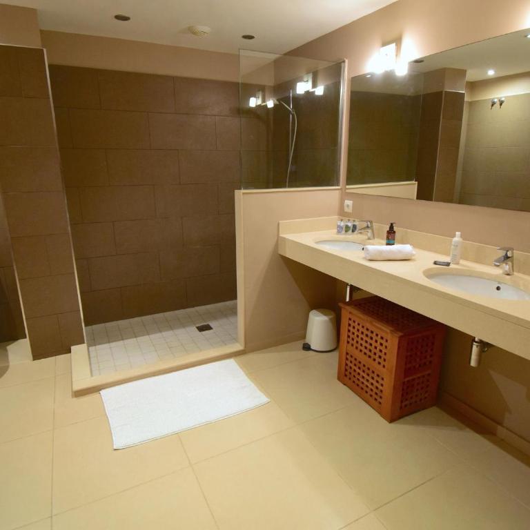  - Room #1714397001 - 25
