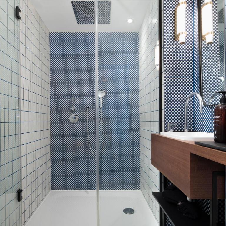 Maison ELLE Paris - Chambre Petite Marinière - 4