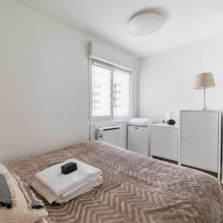  - Room #1714399001 - 12