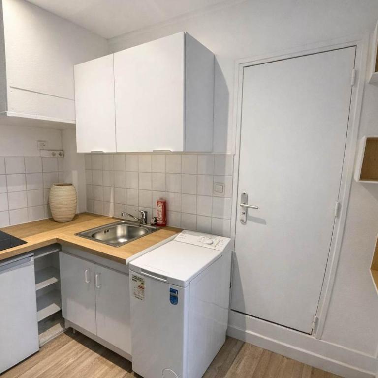 Studio Paris Paris 15eme Proche Metro Tout Confort - Studio - 7
