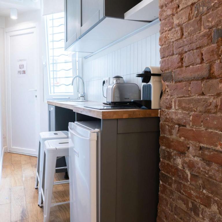 Studio cosy Love room - paris 18 -2P - Studio - 11