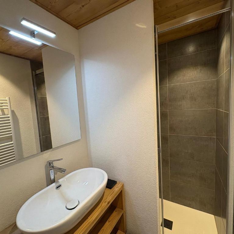 Appartement neuf 50m², 2 chambres, WIFI, parking couvert - FR-1-293-398 - Appartamento - 17