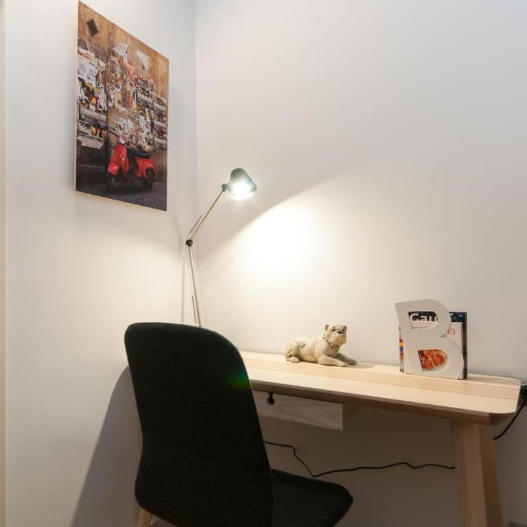 Historic Gothic 3BR2BA AC Work Desk - Apartamento - 17