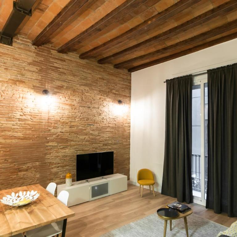 Historic Gothic 3BR2BA AC Work Desk - Apartamento - 7