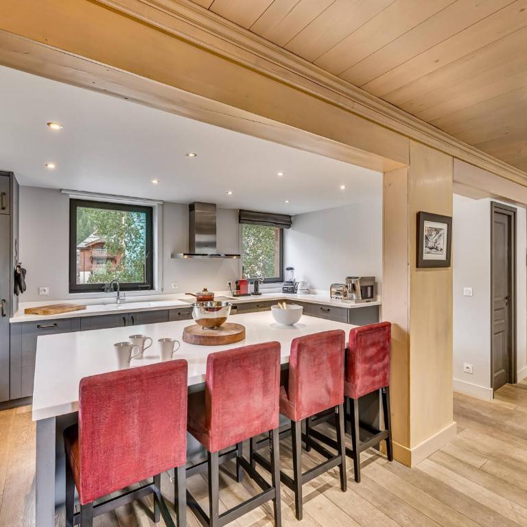 Appartement de standing avec terrasse plein sud, centre Val d'Isère, proche pistes, 8 personnes - Appartement 4 Chambres - 6