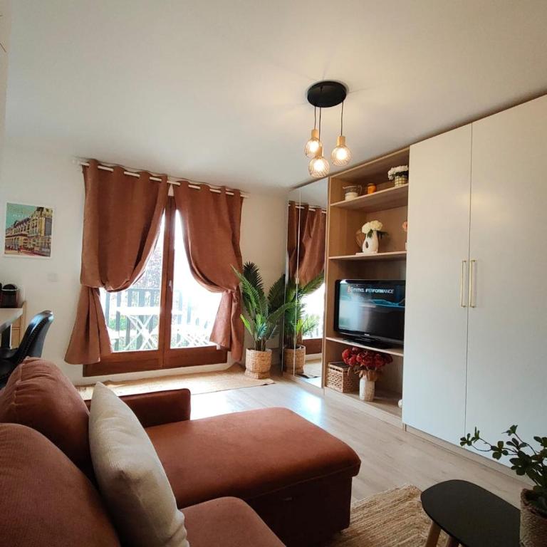 - Room #1714417501 - 19