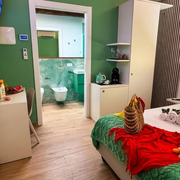 La Perla Rossa Suite House - Camera Matrimoniale Deluxe - 6