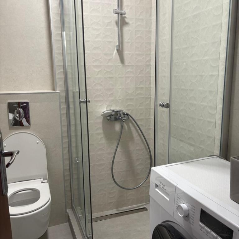  - Room #1714427201 - 7