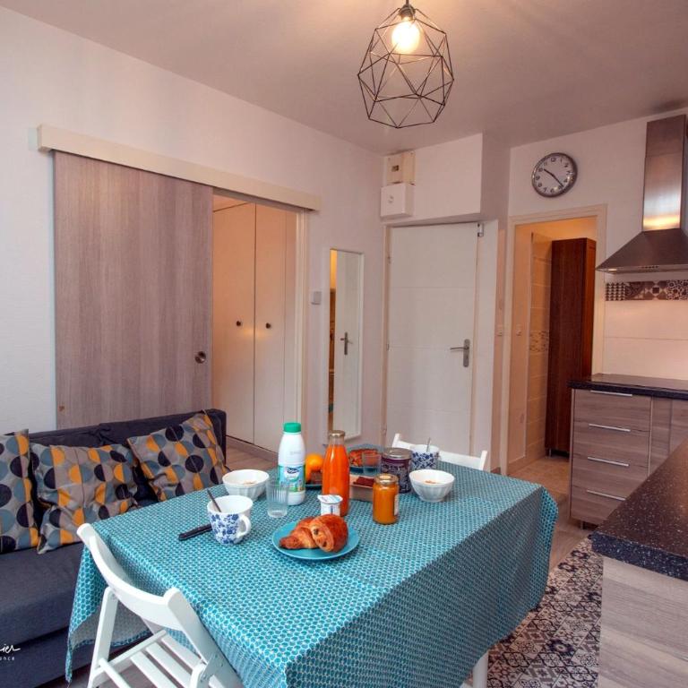 Les Meublés de Luchon - La Perle Bleue - Centre Luchon, Beau T2, 2 à 4 personnes, Wifi - Appartement Deluxe - 5