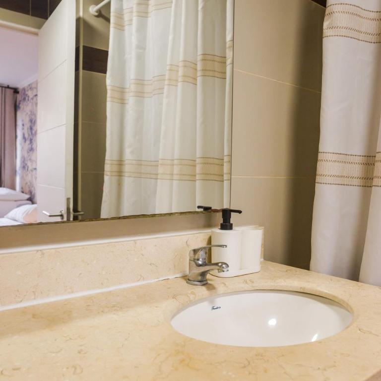 Live Providencia from your cozy home - Apartment - 24