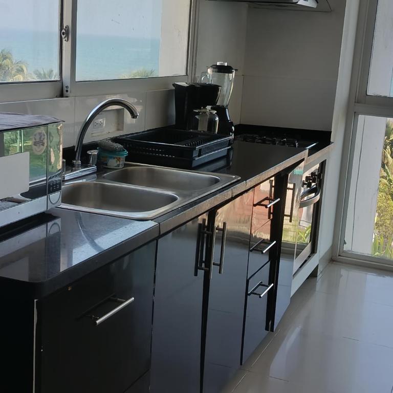 frente al mar cartagena la boquilla - Three-Bedroom Apartment - 10