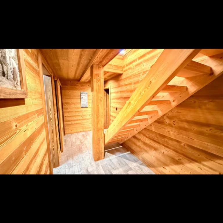 - Room #1714463901 - 23