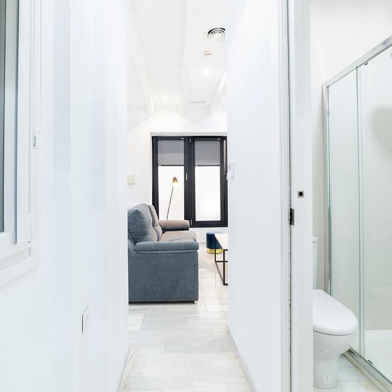 - Room #1714467401 - 18