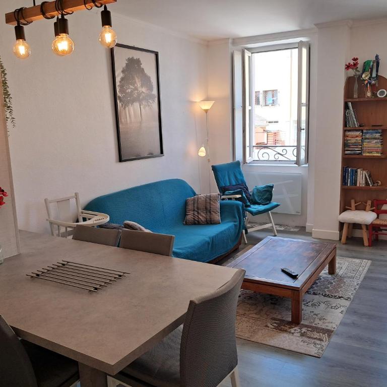 Altitude 930 centre ville bel appartement au calme - Two-Bedroom Apartment with Mountain View - 46