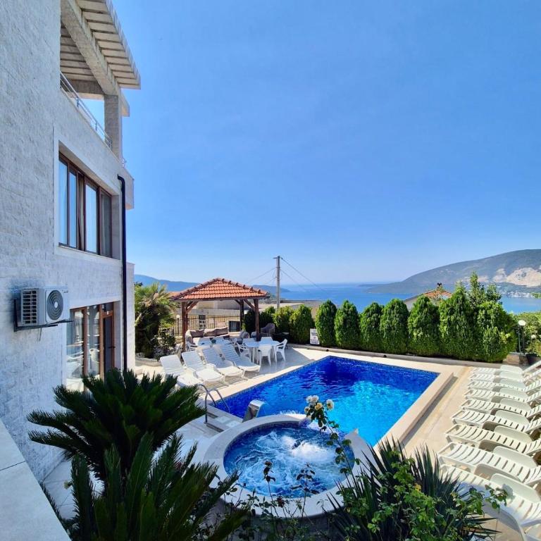 Villa Herceg Novi - Sunny Hill - Vila sa Pogledom na More - 1