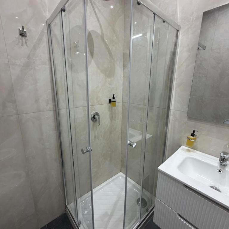 Valentino station 32 - Double Room - 9