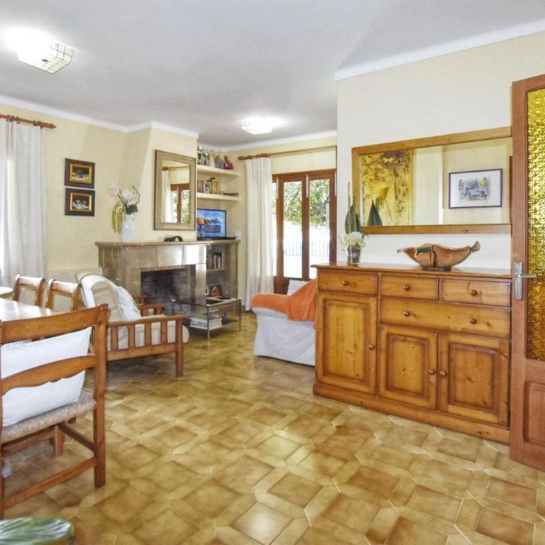 Cora - Three-Bedroom House - 10