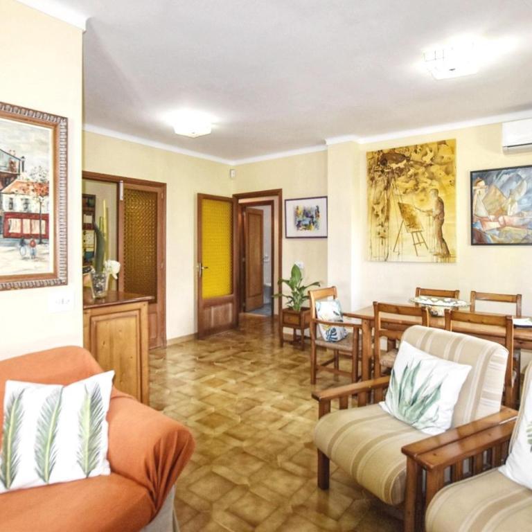 Cora - Three-Bedroom House - 11