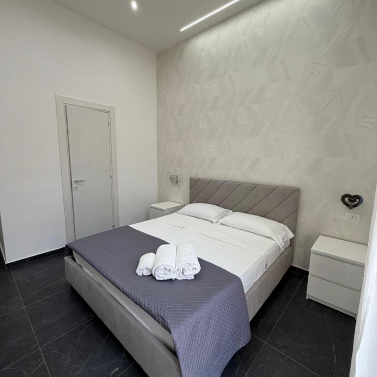 Valentino station 32 - Quadruple Room with Balcony - 3