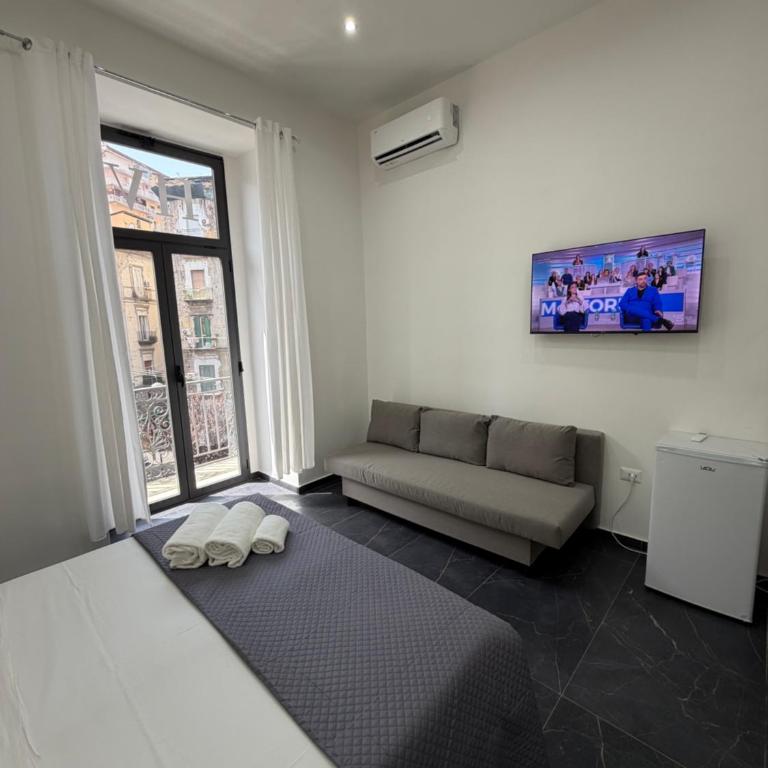 Valentino station 32 - Quadruple Room with Balcony - 4