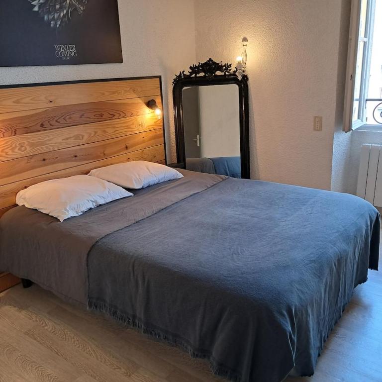 Altitude 930 centre ville bel appartement au calme - Two-Bedroom Apartment with Mountain View - 21