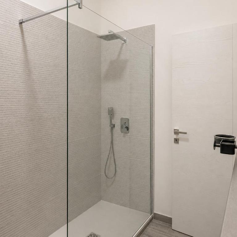  - Room #1714328704 - 8