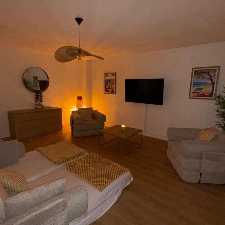 Grand appartement rénové à Carqueiranne 10 pers proche plages et port - Appartement 2 Chambres - 5