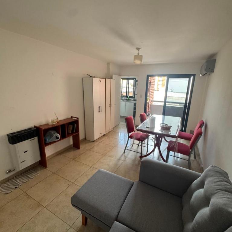  - Room #1714504301 - 2
