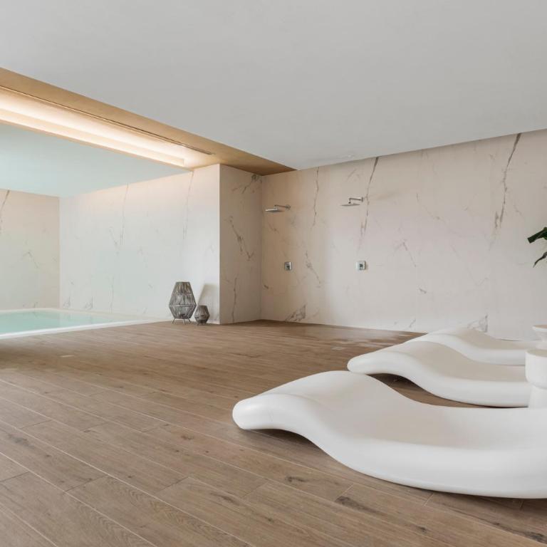 Luxury 3BR Apartment with Private Terrace - Three-Bedroom Apartment - 6