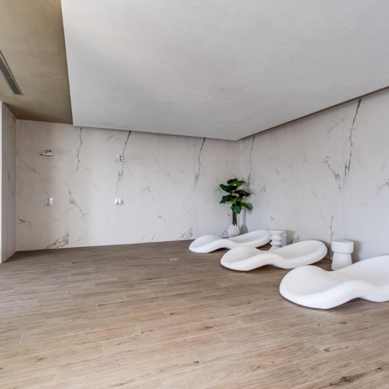 Luxury 3BR Apartment with Private Terrace - Three-Bedroom Apartment - 22