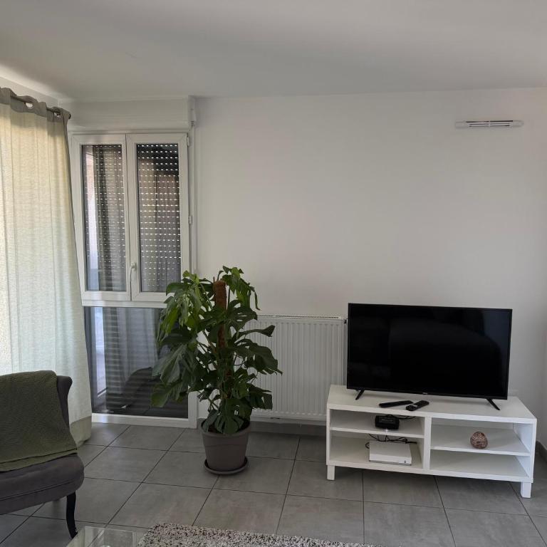 Apparemment lumineux (3 lits, 2 chambres, 1 salon) 2ème Arrondissement - Two-Bedroom Apartment - 3