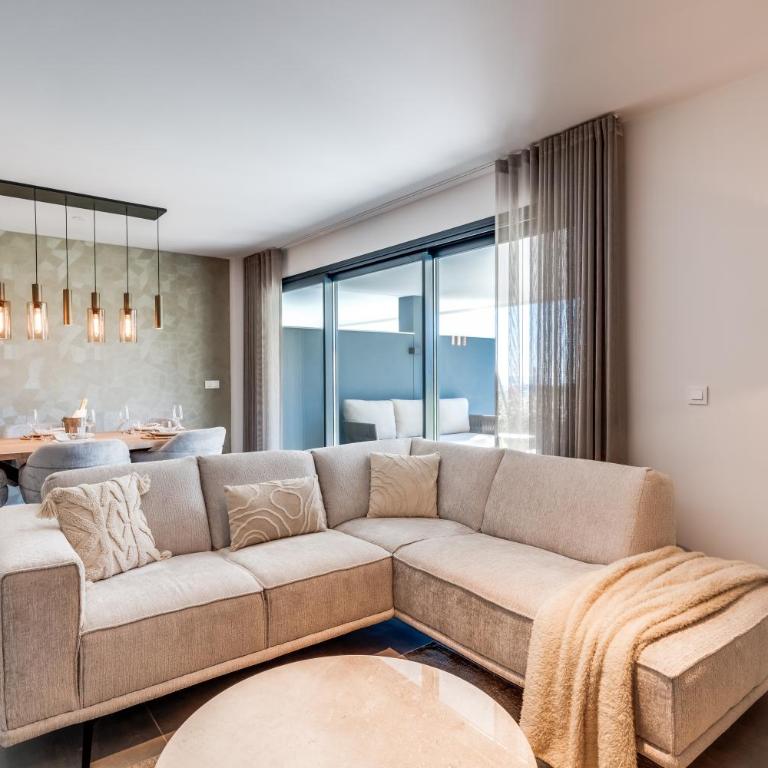 Luxury 3BR Apartment with Private Terrace - Three-Bedroom Apartment - 29
