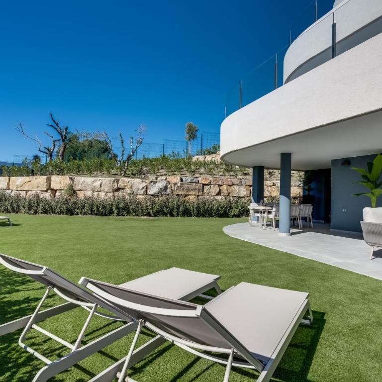 Luxury 3BR Apartment with Private Terrace - Three-Bedroom Apartment - 37