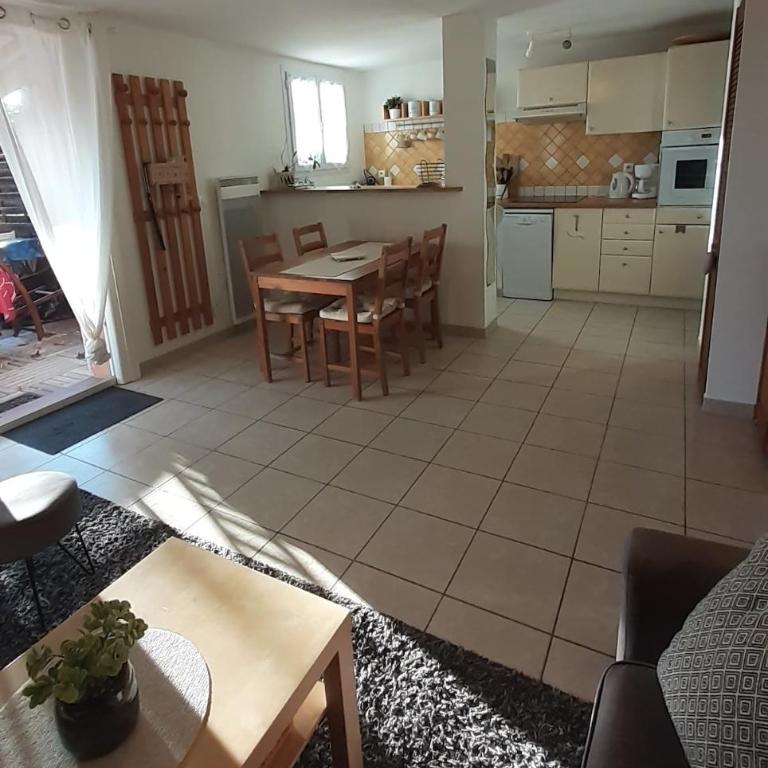 Bas de Villa, vue mer - Appartement 2 Chambres - 24