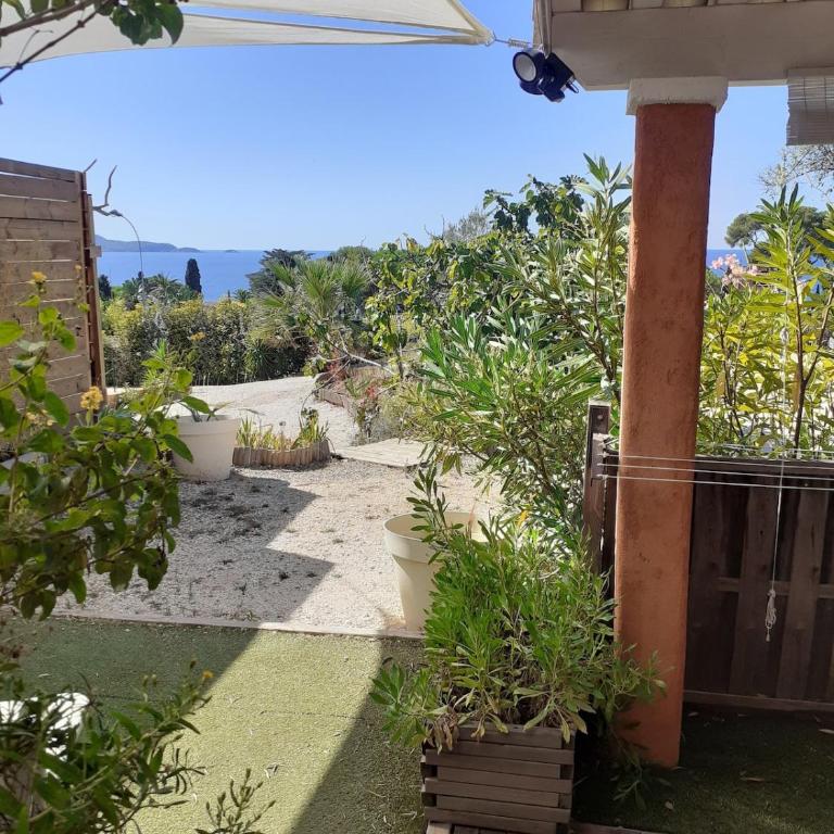 Bas de Villa, vue mer - Appartement 2 Chambres - 33